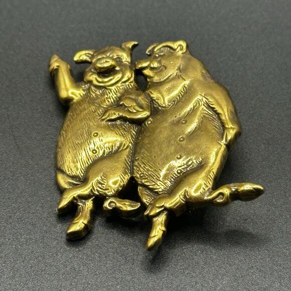 Vintage MFA Museum Fine Arts Gold Tone Dancing Pigs Brooch Pin Farm - Picture 2 of 6